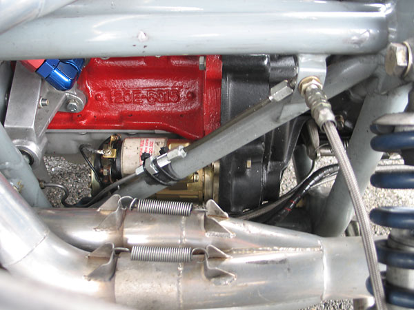 Tilton Super Starter. Behind it, casting number 120E-6015 indicates a Cortina 1.5L engine block.