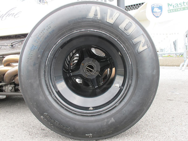 Avon racing tires (10.0/20.0/13 front and 15.0/26.0/13 rear).