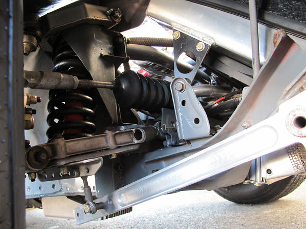 Adjustable (5 position) modular anti-sway bar.