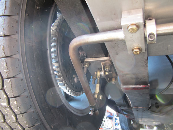 Adjustable anti-sway bar mounted on aluminum pillow blocks.