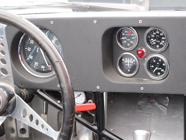 Smiths tachometer (0-8000rpm).