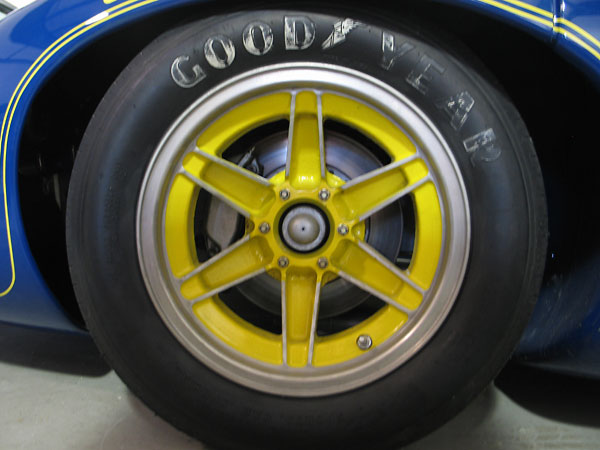 Original Lola magnesium wheels