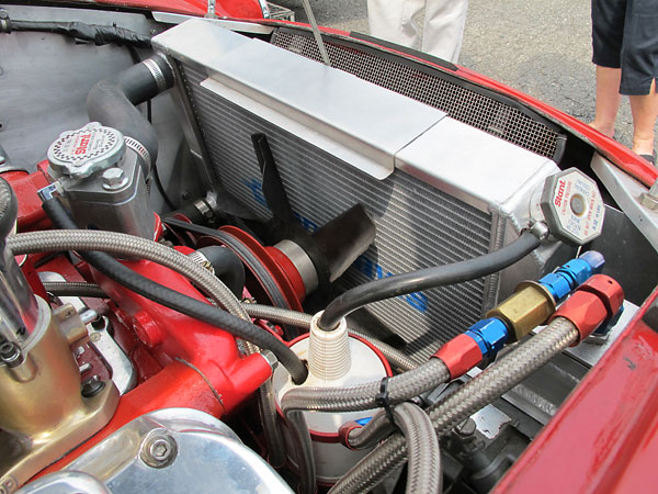 Ron Davis custom aluminum dual-pass crossflow radiator. Engine driven flex fan.