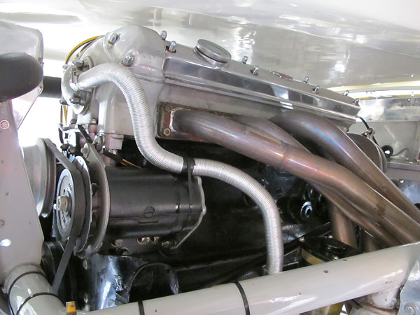 This photo illustrates that the engine has plenty of bonnet clearance.