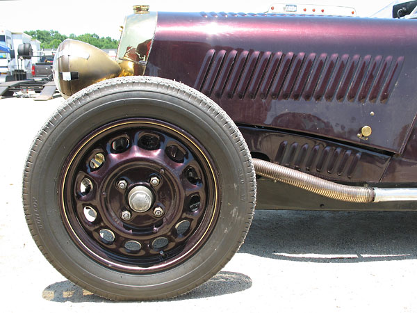 Dunlop pressed steel disc wheels