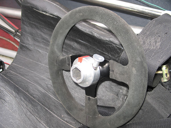 Quick release steering wheel hub.