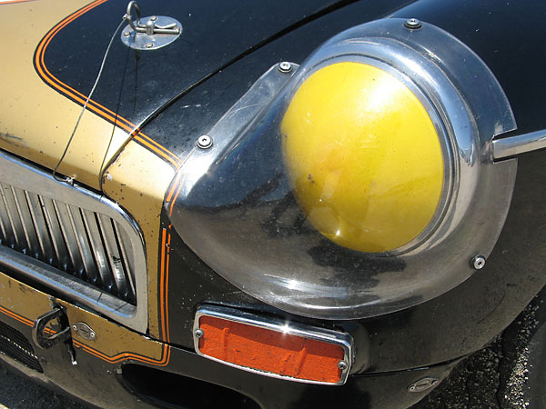 Sebring style headlamp fairing.