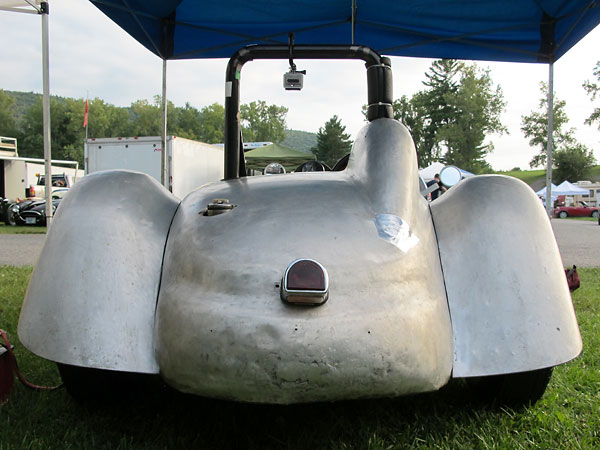 1949-1954: narrow cycle-style fenders. 1955-1959: the wide fenders that you see here. 