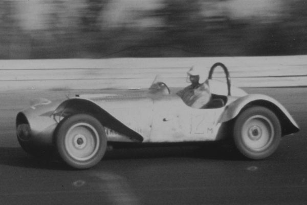 For 1955, narrow cycle-style fenders were replaced with flared fenders to meet changing SCCA rules.