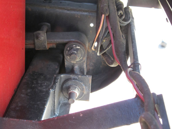 Inverted spring shackles were used on the Plus 4.