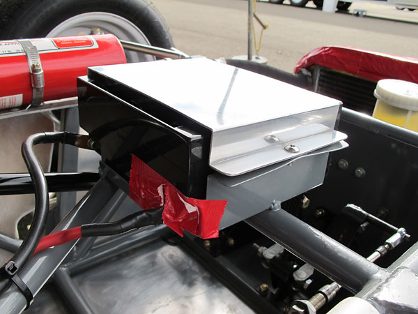 Glass Mat Technology sealed racing battery (180cca).