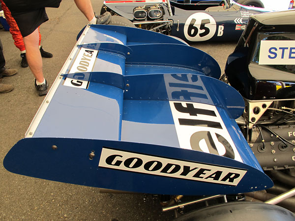 The highest point on the wing could be no higher than 31.2 inches (80cm) above the lowest point on the chassis.