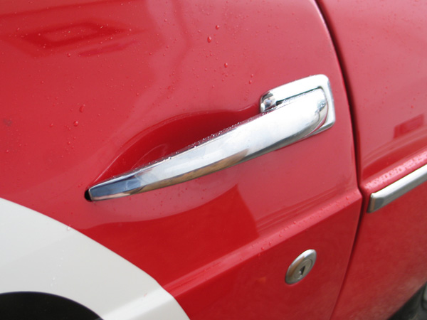 Pull-handle doors were used on the earliest MGB's.