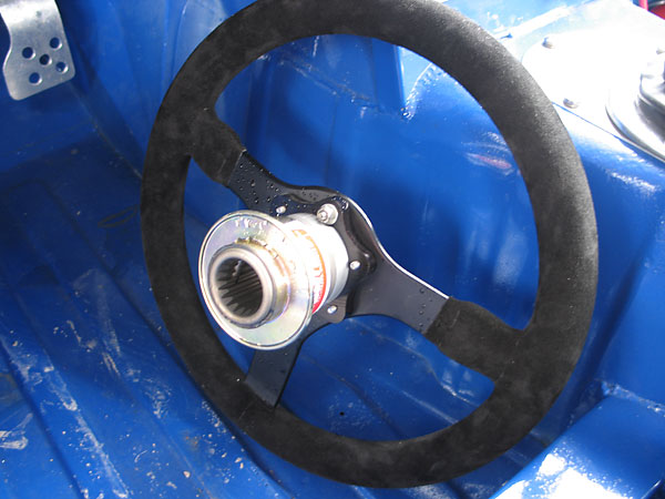 Sweet Manufacturing splined, quick release steering wheel hub (part# 801-70055).