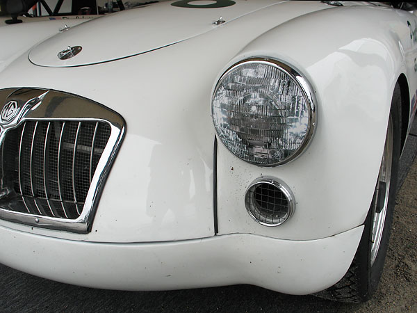 Turn signal lamp holes are now used for brake cooling ducts.