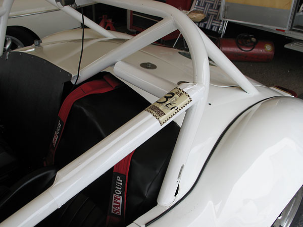 Nice little detail: roll cage padding covered in smooth white tape.