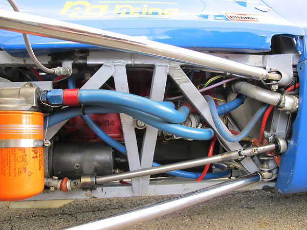 Lola provided two alternative connection points on the frame for each T200 lower trailing link.