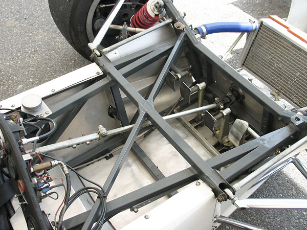 Telescoping steering column.