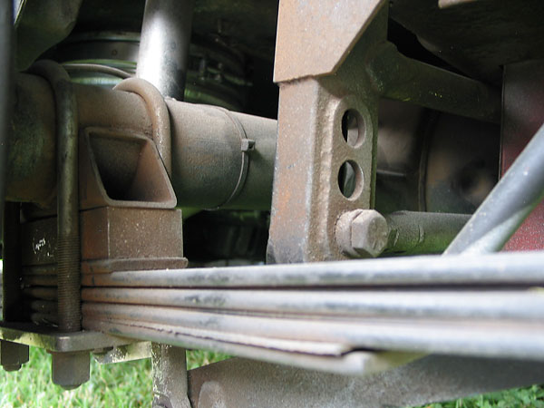 Panhard rod bracket on body