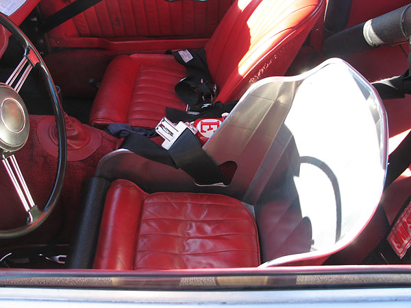 Kirkey aluminum racing seat (16 inch, 41500V).