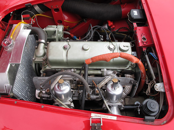 Austin four cylinder engine (nominally 2660cc, 3.44 bore x 4.38 stroke).