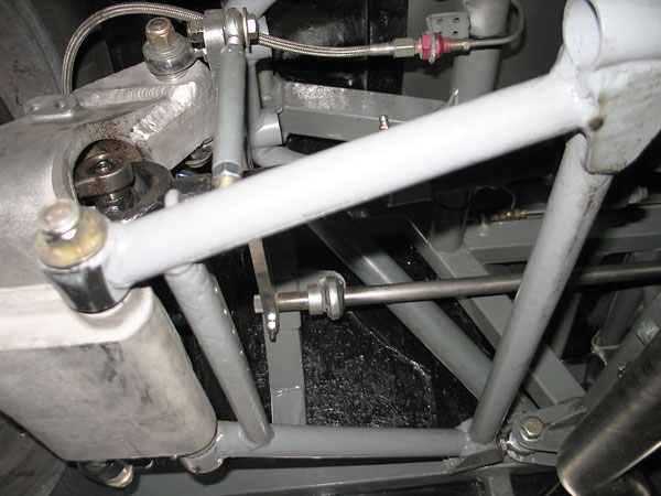 Notice that the rear anti-sway bar is mounted to the body via Heim joints instead of pillow blocks.