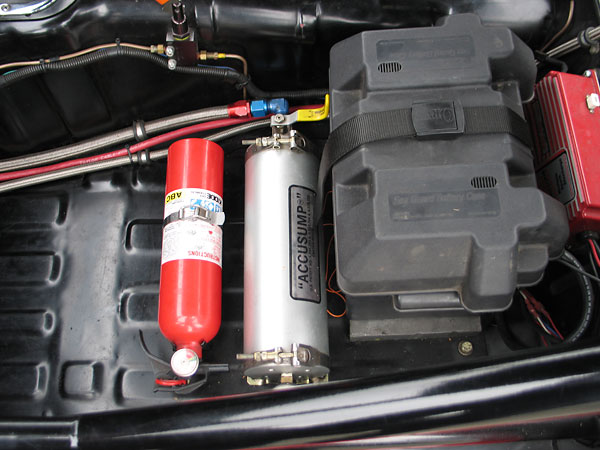 2 quart capacity Accusump cylinder. Accusump provides oil flow before engine start-up.