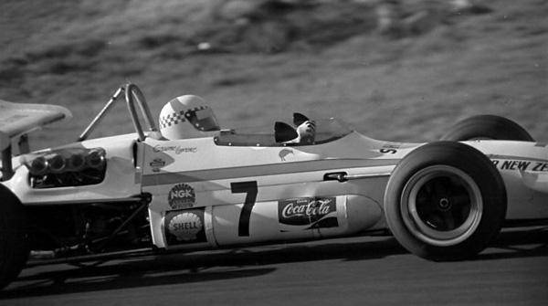 http://www.britishracecar.com/MurraySinclair-Brabham-BT29/LyntonHemer-2.jpg