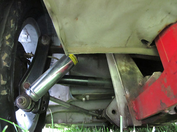 Spitfires feature swing axle rear suspensions and transverse leafsprings.