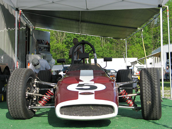 When tuning the suspension, Scott carefully sets cross-weights.