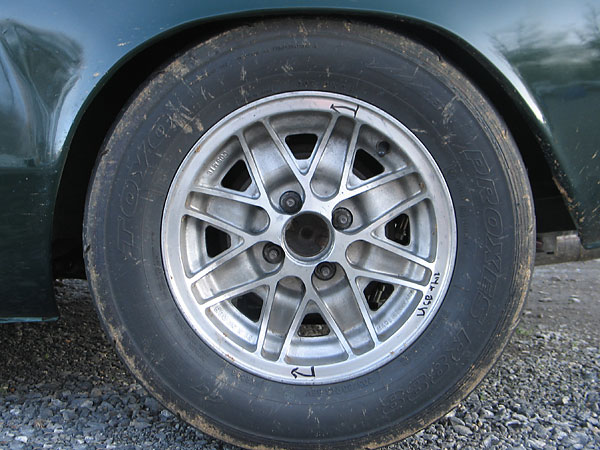 These classic Cosmic wheels are similar to wheels offered by Lotus on the Europa model.