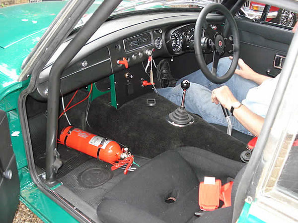 Rollcentre 6-point roll cage.
