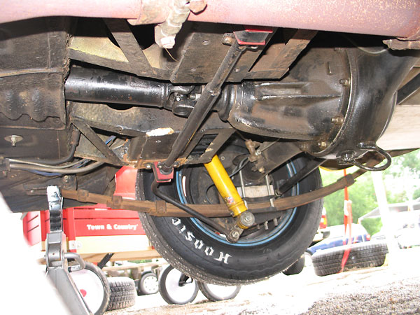 The B-Stingers created their own rear anti-sway bar.