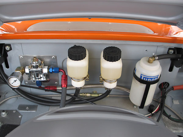 Holley fuel pressure regulator and VDO fuel pressure gauge (0-15psi).