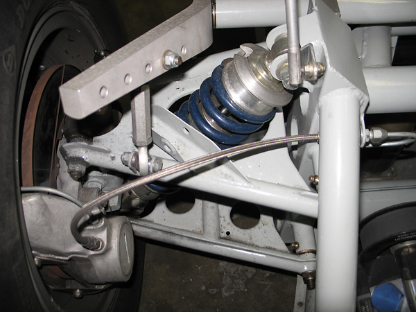 The sway bar itself is steel, and it's straight with splined ends. Aluminum levers clamp to it.