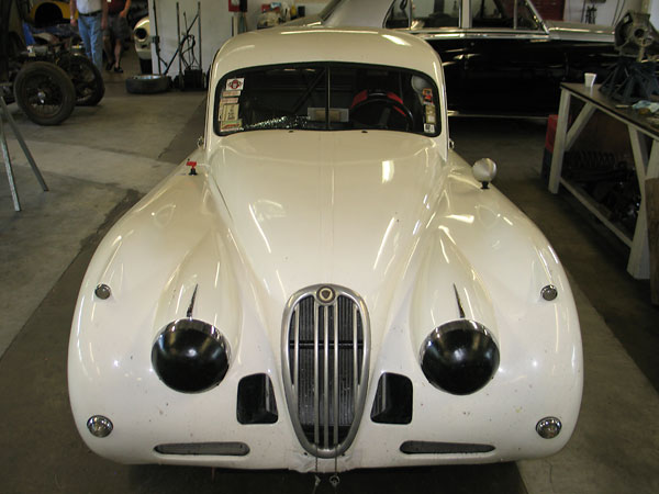 Jaguar offered three basic versions of the XK140: FHC, DHC, and OTC.