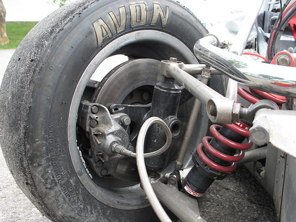 ATE Porsche 914 (1970-72) style brake calipers, and vented rotors.