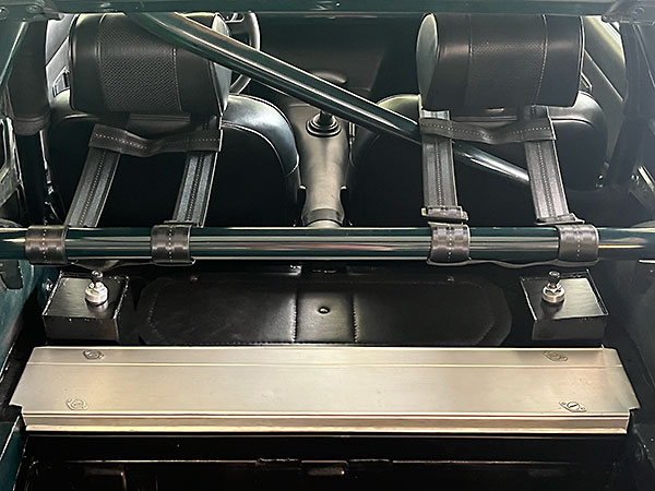 Shock absorber 24-position rebound adjustment knobs within reach from the seats